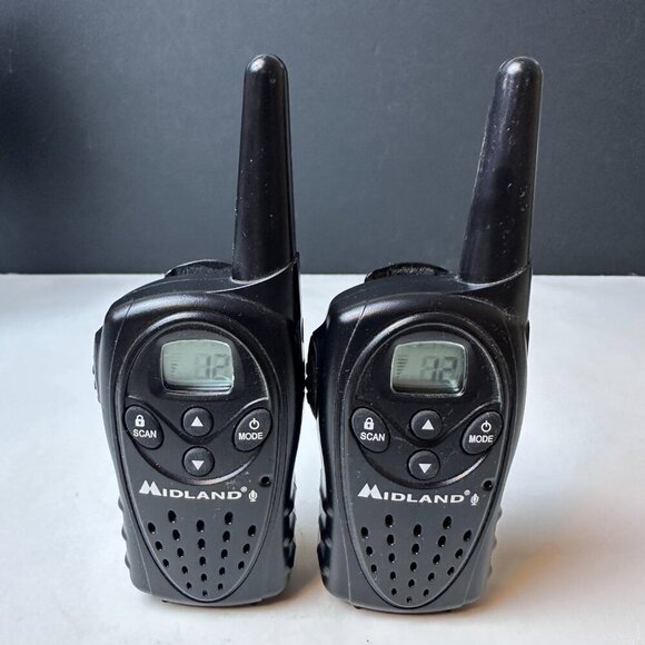 MIDLAND LXT80 TWO-WAY 2 RADIO SET, 22 CHANELS SHORT RANGE WALKIE TALKIE, BLACK - Picture 3 of 11